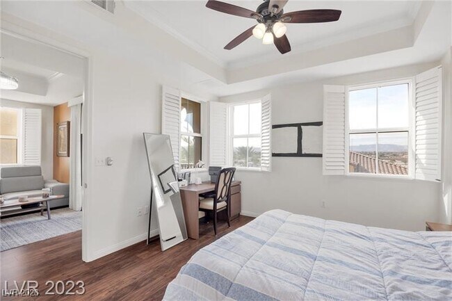 Building Photo - 2405 W Serene Ave