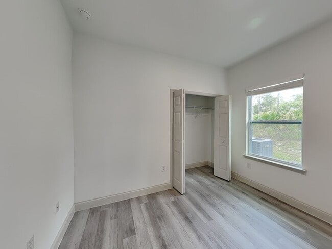 Building Photo - 2660 W Gifford Ln