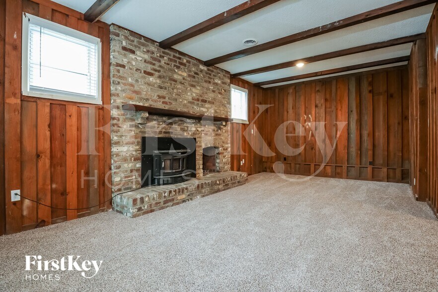 Building Photo - 4715 Glenn St