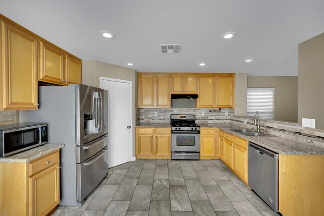 Building Photo - LOCATION IS KEY FOR SHOPPING AND SOCIALIZING