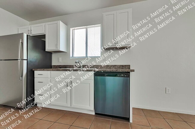 Building Photo - 1107 W Sonora St