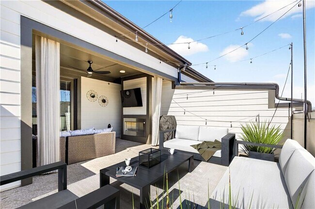 Building Photo - 1338 Booth Ave NW