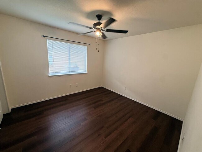 Building Photo - 116 Spur Cove