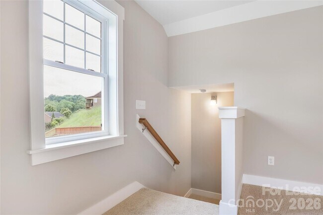 Building Photo - 48 Creekside View Dr