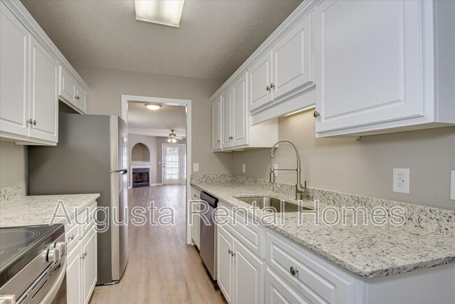 Building Photo - 109 Kelly Dr