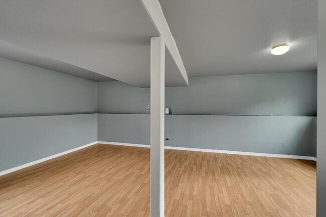 Building Photo - 2034 Buckeye Ave