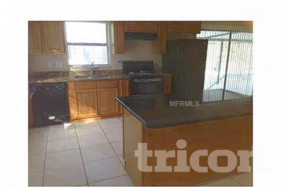 Building Photo - 925 Sandywood Dr