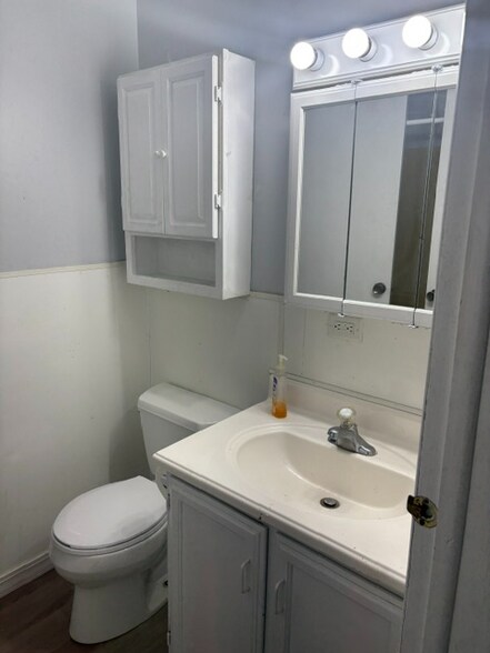 Building Photo - 423 N Emmett St