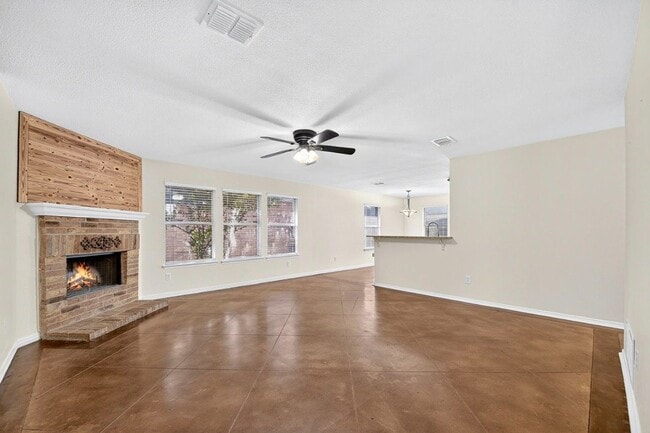 Building Photo - 1012 Triple Crown Dr