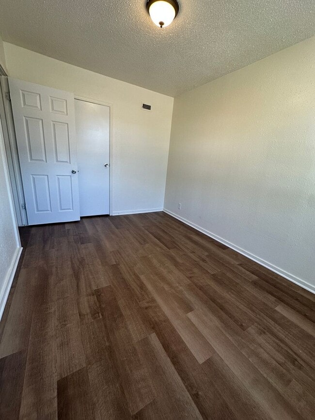 Building Photo - 31 Riley Manor Cir