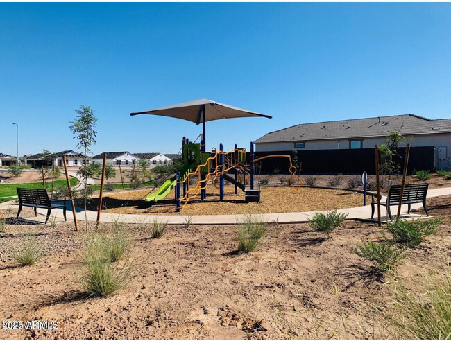 Building Photo - 1587 E Fletcher Dr