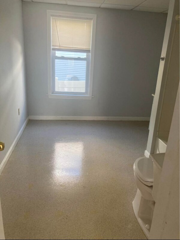 Building Photo - 29 Maple St