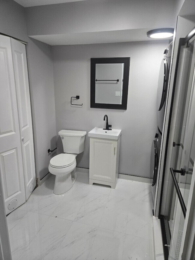 Building Photo - 456 W Inverrary Ln