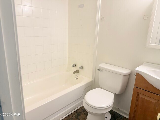 Building Photo - 237 Helen Ave