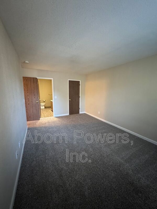 Building Photo - 2529 Greenwood Ln