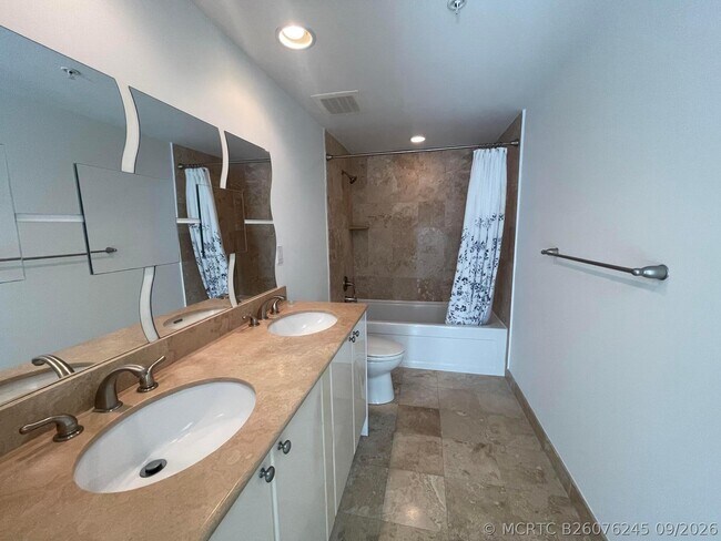 Building Photo - 1755 E Hallandale Beach Blvd