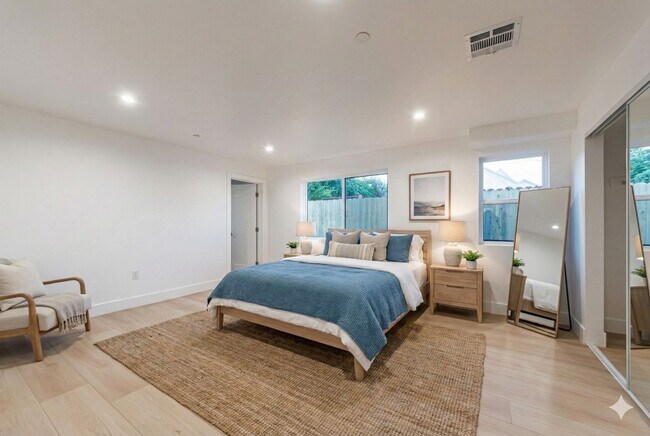 Building Photo - 1658 S. Hayworth