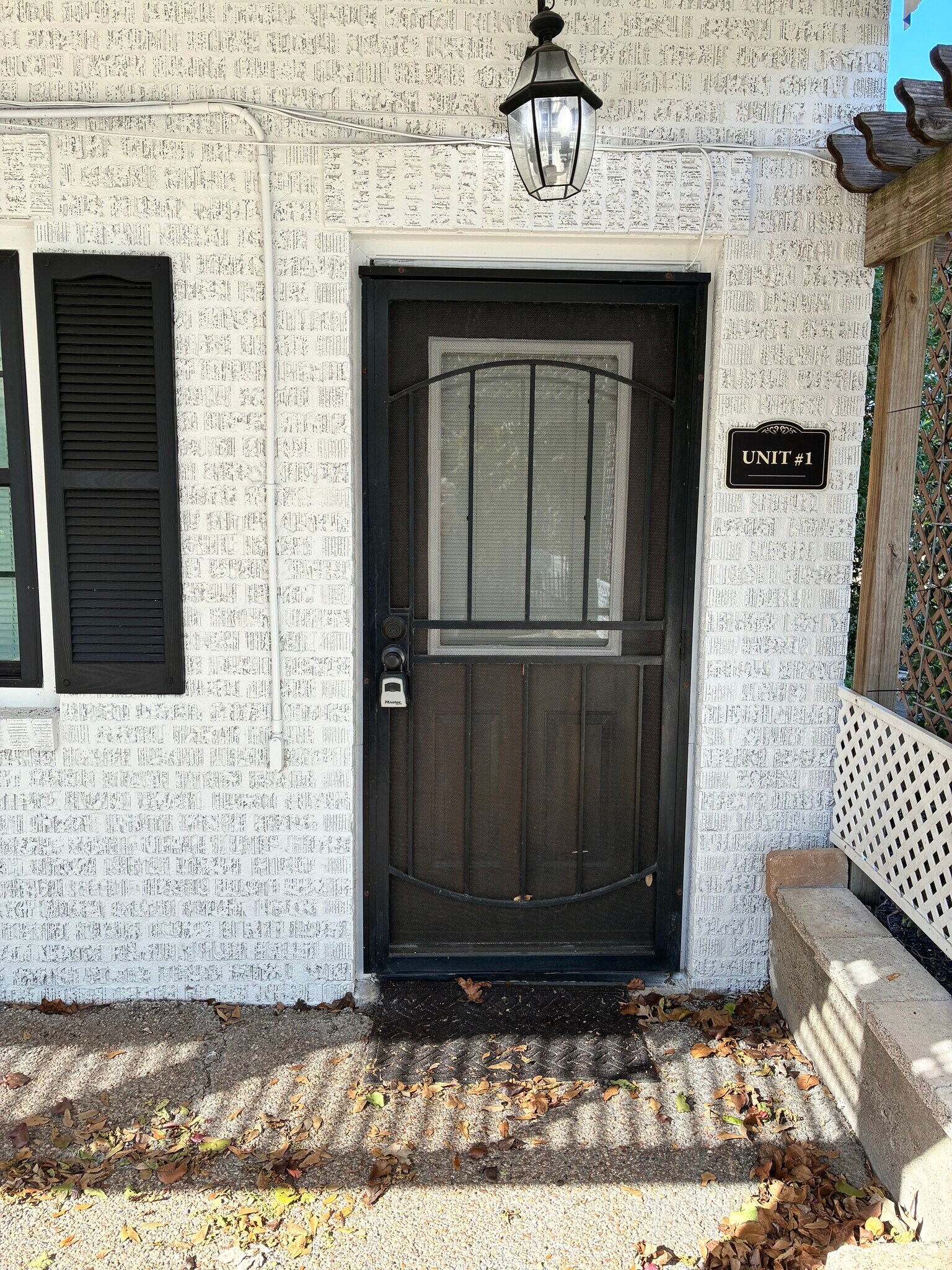 Building Photo - 1308 E Washington Ave