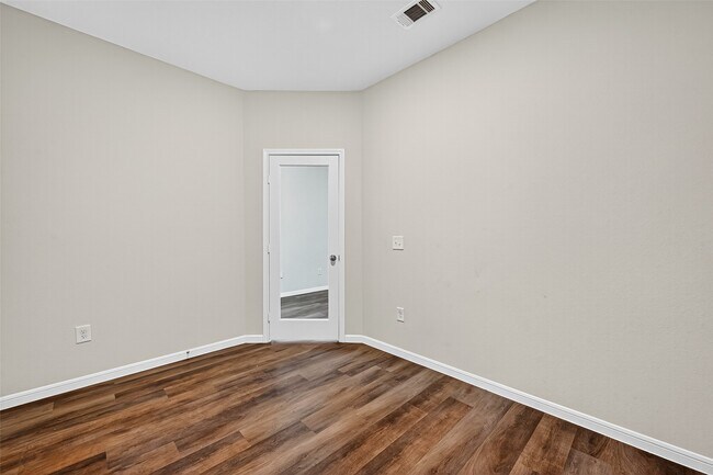 Building Photo - 4707 Prairie Chase Dr