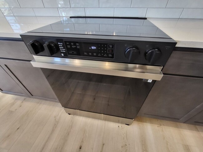 Building Photo - Beautiful Newly Built 3 Bedroom 2.5 Bath Townhome In Sweetgrass!!!!!