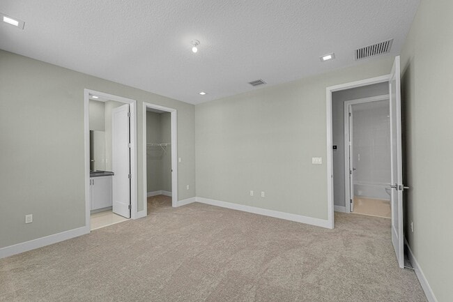 Building Photo - 13045 Feathering Wy