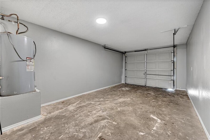 Building Photo - 4378 W Thrasher Dr