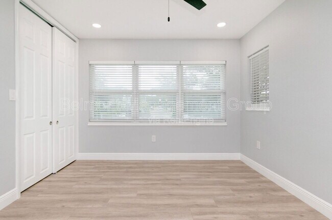 Building Photo - 2031 Temple Dr