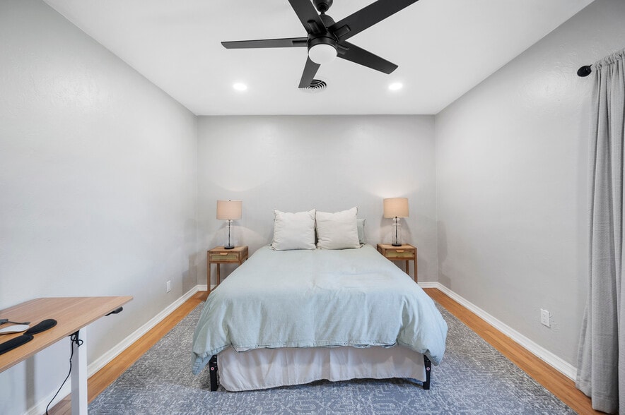 Bedroom 3 - 916 Woodward St
