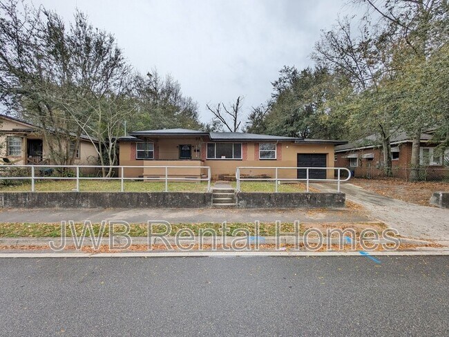 Building Photo - 1864 W 13th St