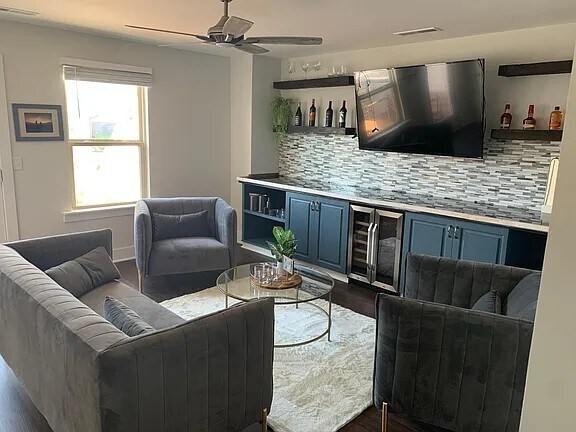 Building Photo - 17035 Soho Dr