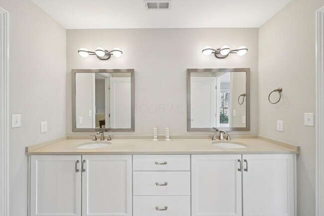 Building Photo - 100 Normandy Ave