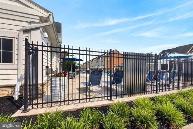 Building Photo - 7564 Warburg Way
