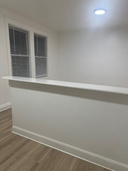Building Photo - 2700 Roslyn Ave