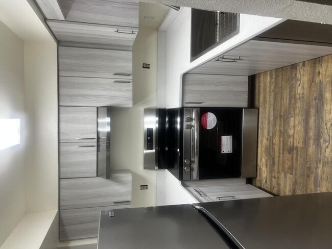 Building Photo - 110 E Washington St