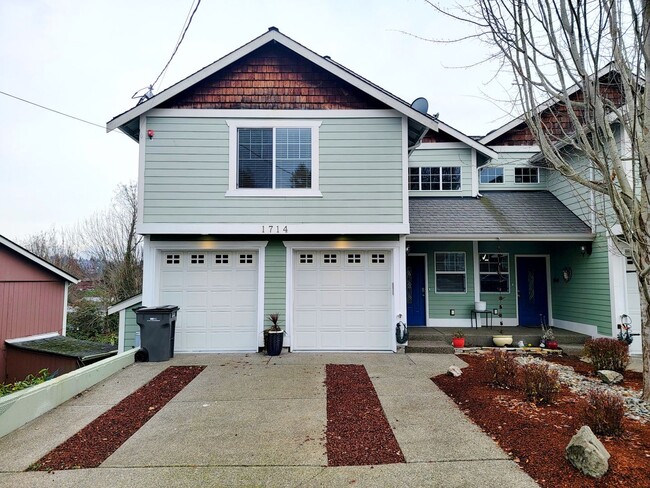 Building Photo - Spacious, bright, 4 bed in Bremerton