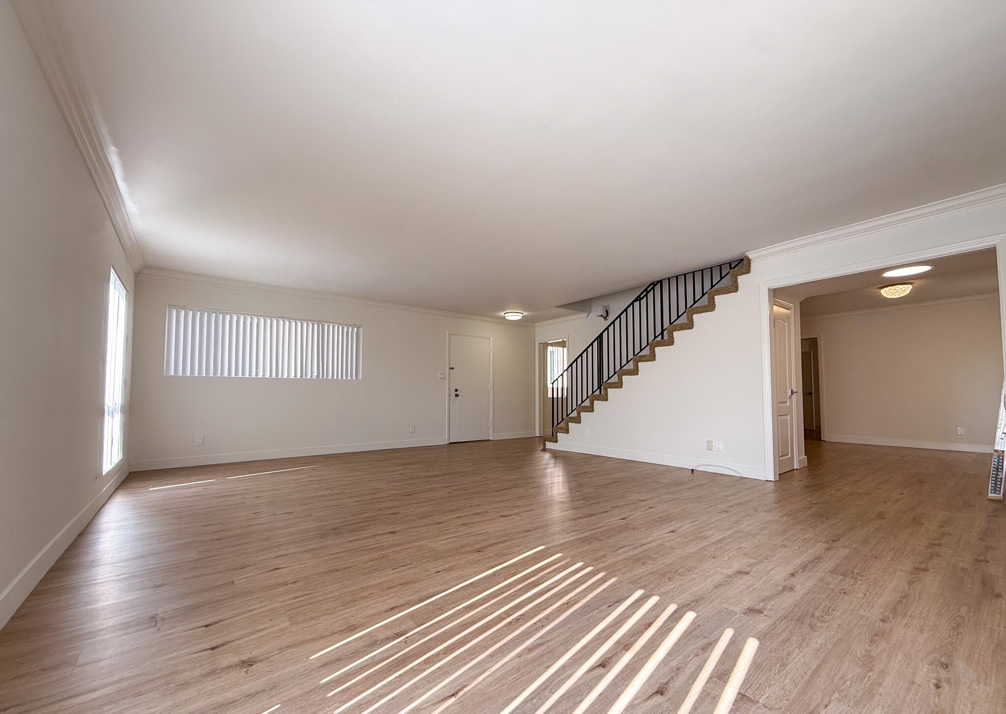 Building Photo - 9319 Alcott St