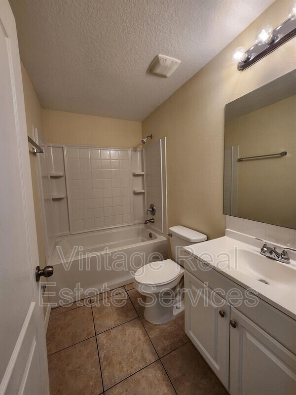 Building Photo - 10932 Keys Gate Dr