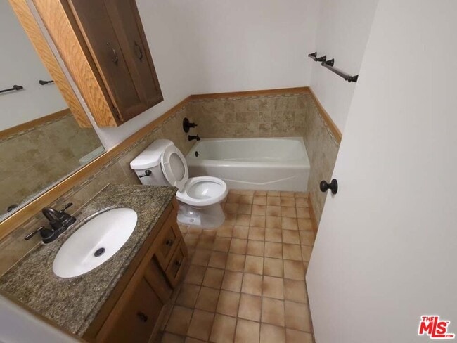 Building Photo - 6656 Swan St