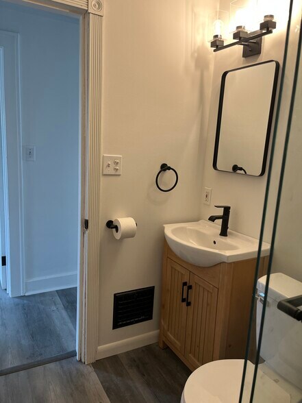 Building Photo - 337 Saint Lawrence Ave