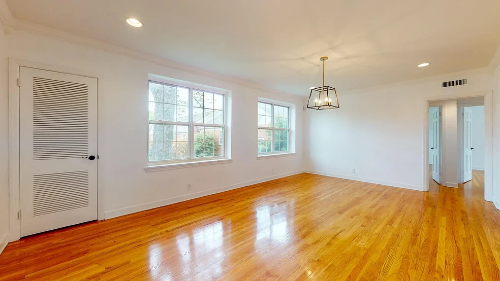 Entrance into Living Room - 1112 Clifton Ln