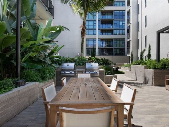 Building Photo - 2222 Nolita