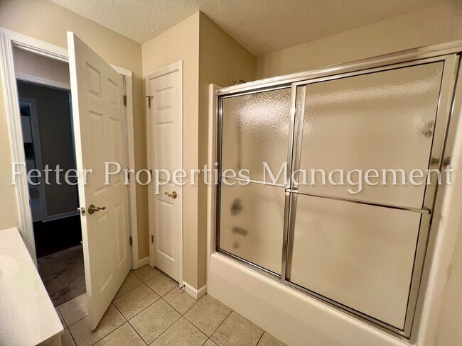 Building Photo - 4595 Miranda Dr