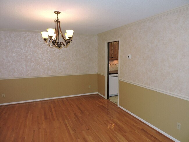 Building Photo - Email Linda@vacosold.com  or Call Office 804-642-2106