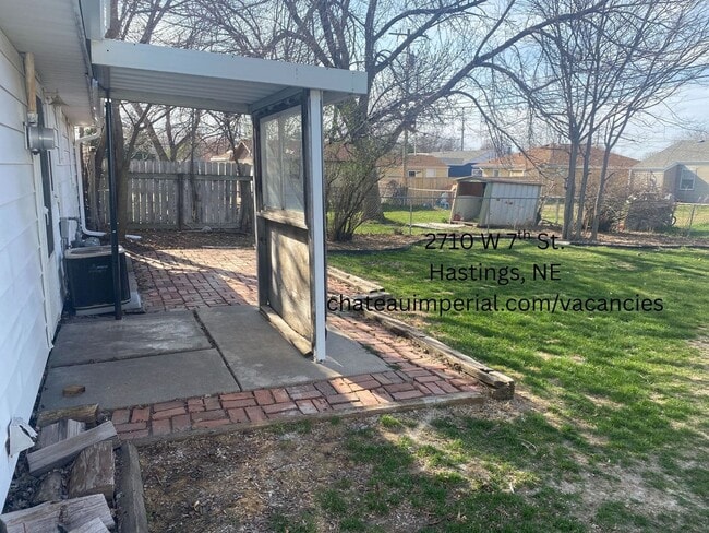 Building Photo - 2 bedroom 1 bathroom house