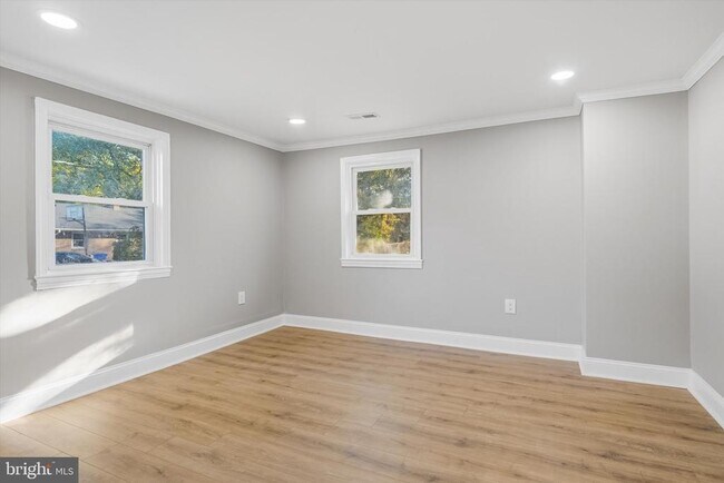 Building Photo - 906 Washington Ave