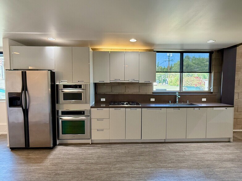 Kitchen - 530 N Larchmont Blvd