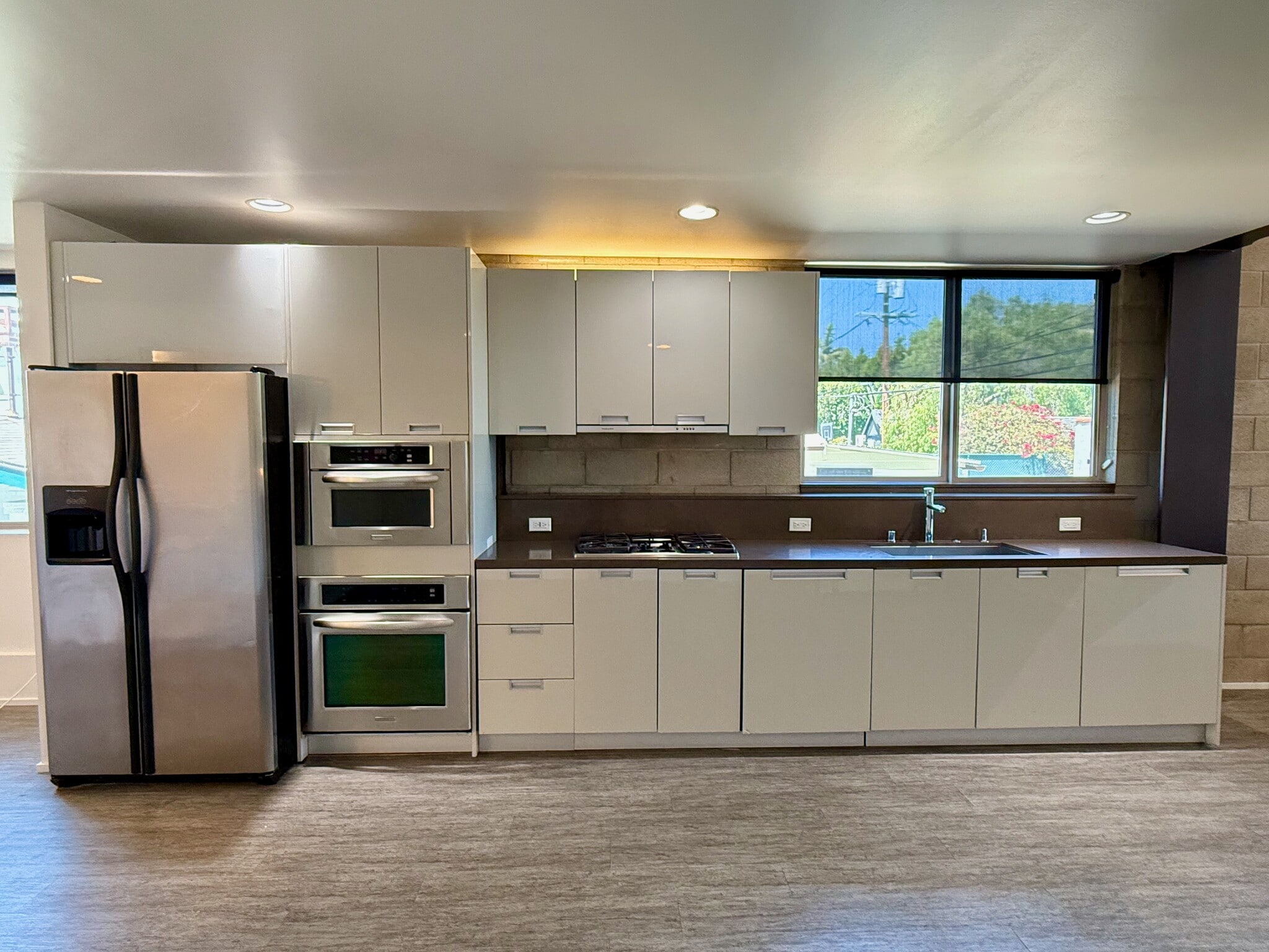 Kitchen - 530 N Larchmont Blvd