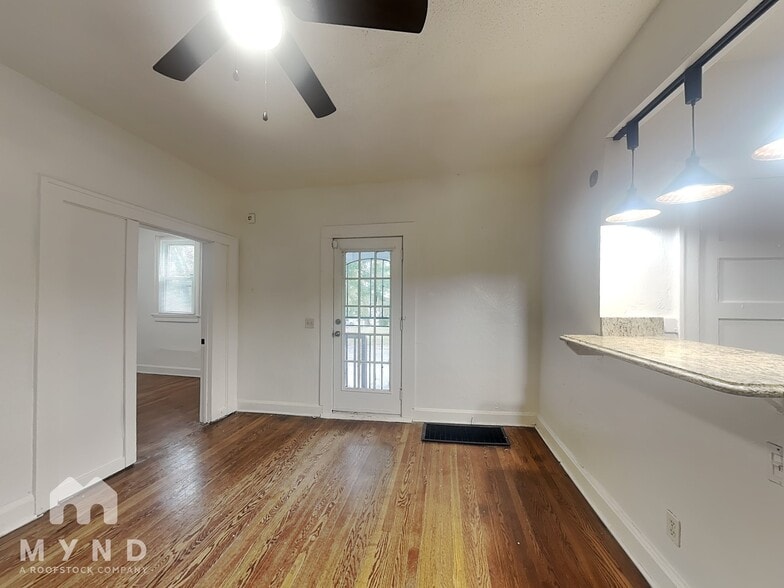 Building Photo - 4319 E 56th St