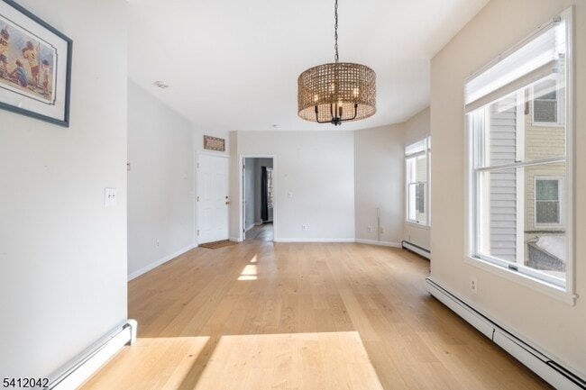 Building Photo - 30 Sussex Ave