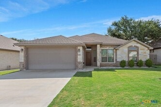 Building Photo - 521 Holstein Dr